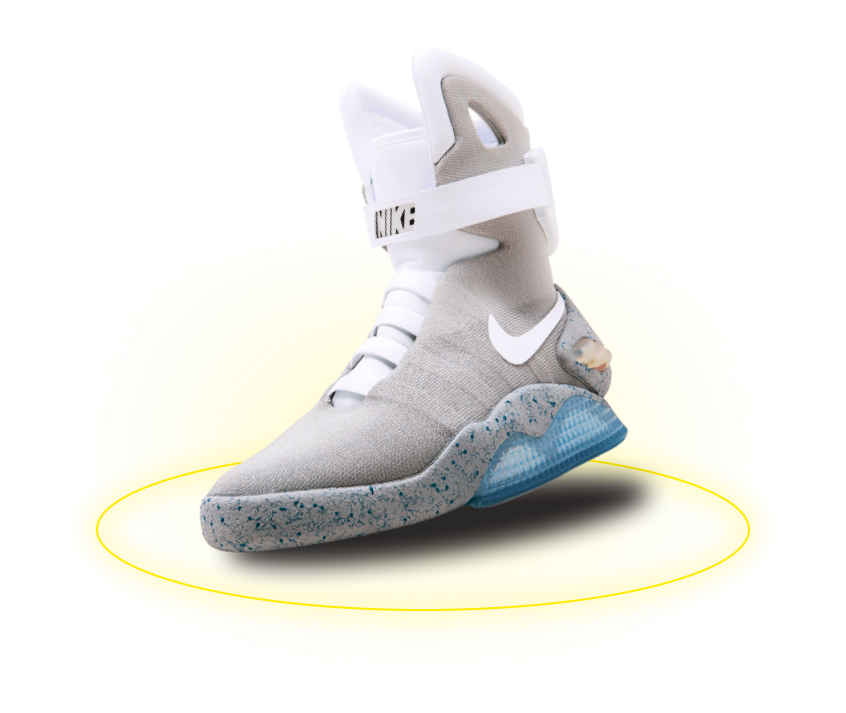 Один кроссовок Nike Air Mag с желтым кольцом под подошвой